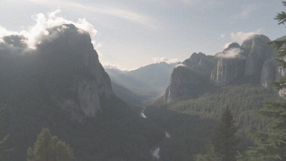 Co powoduje, że Pieniny są wyjątkowym regionem górskim?